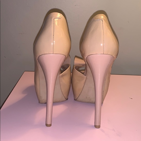BLUSH Bow patent leather peep toe heels - Picture 11 of 15
